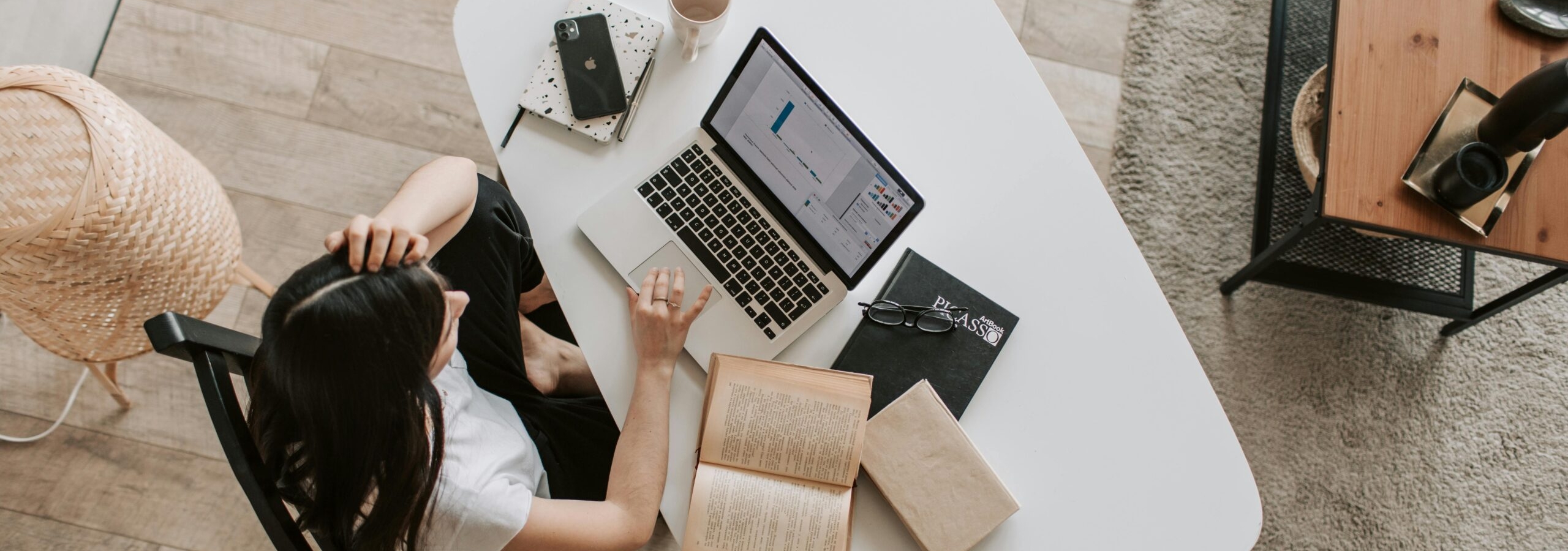 pexels-vlada-karpovich-4050320